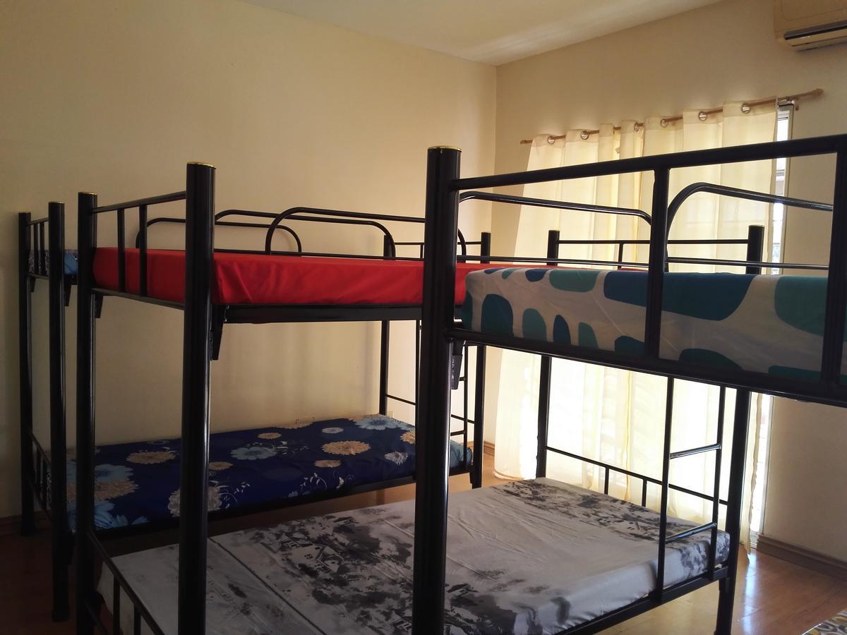 Happy To Mingle Airport Hostel Manila Paranaque City Экстерьер фото