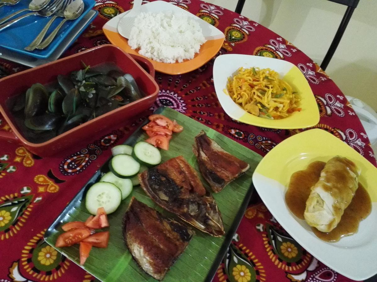 Happy To Mingle Airport Hostel Manila Paranaque City Экстерьер фото